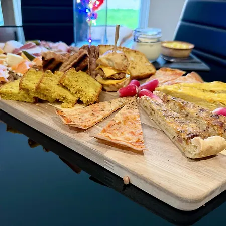 לינה וארוחת בוקר Charda